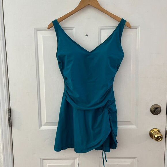 B2Prity Woman's Green One-Piece Modest Summer Beach Swimdress Sz Lr - Picture 2 of 8